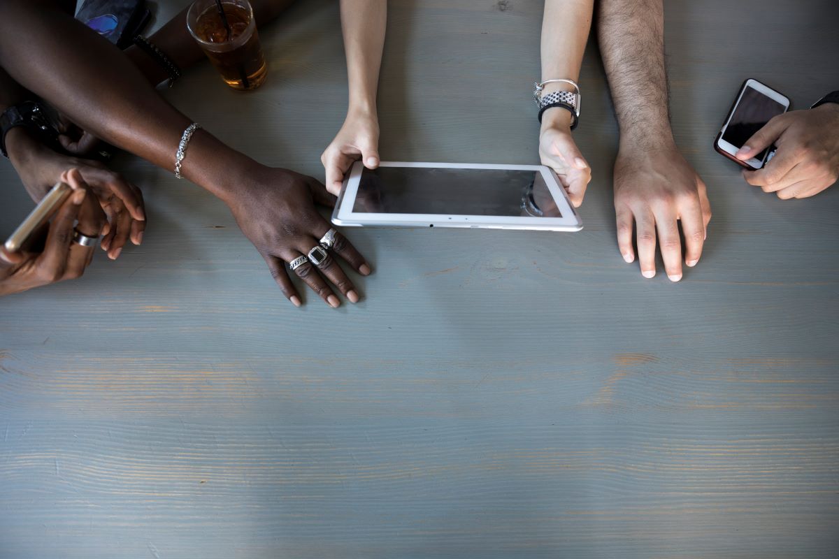 top view people using tablet 1 1